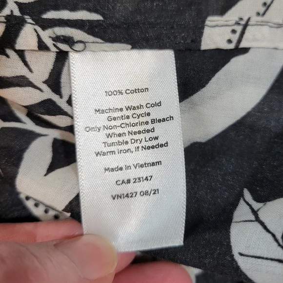 Talbots (Women's MP) Long sleeve Button down Semi-sheer "Tropical Panther" Top - Picture 11 of 11